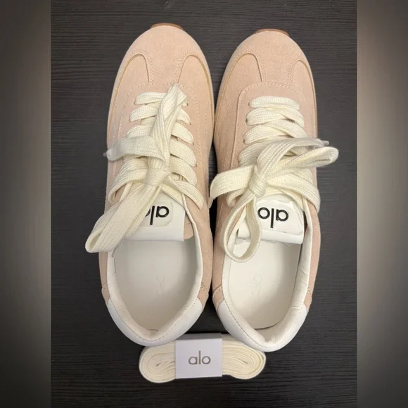 Alo Sunset Sneakers Sandstone women’s size 5 - Picture 3 of 7